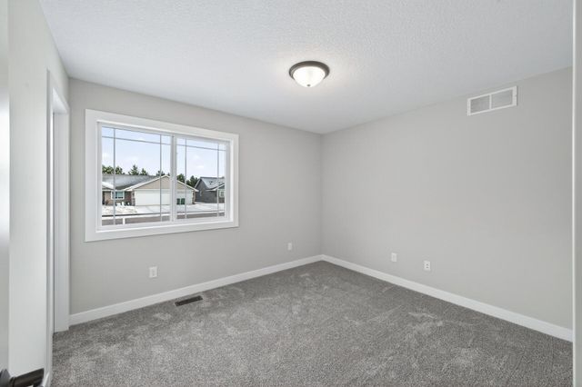 38639 Hawthorne Avenue, North Branch, MN 55056