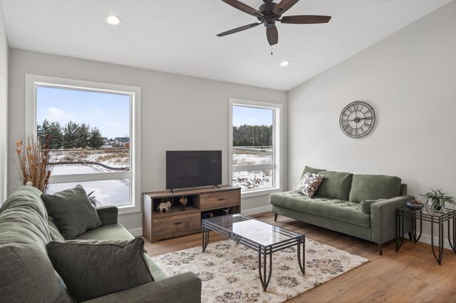 38639 Hawthorne Avenue, North Branch, MN 55056