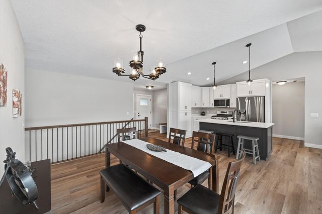 38639 Hawthorne Avenue, North Branch, MN 55056