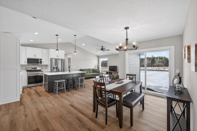 38639 Hawthorne Avenue, North Branch, MN 55056