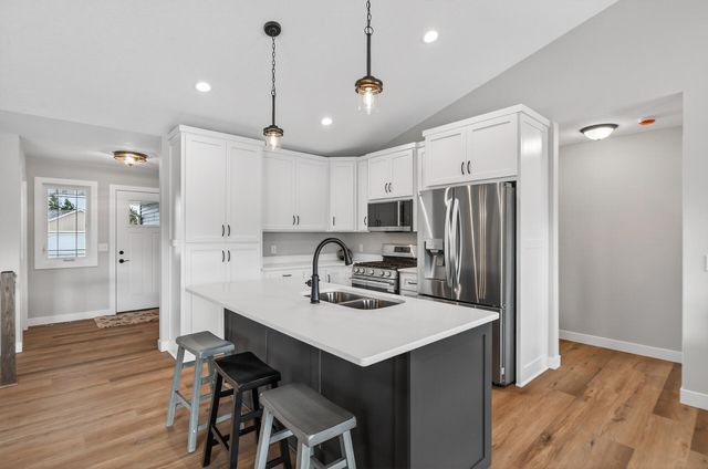 38639 Hawthorne Avenue, North Branch, MN 55056