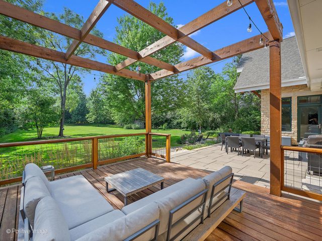 1040 S Edgewood Avenue, La Grange, IL 60525