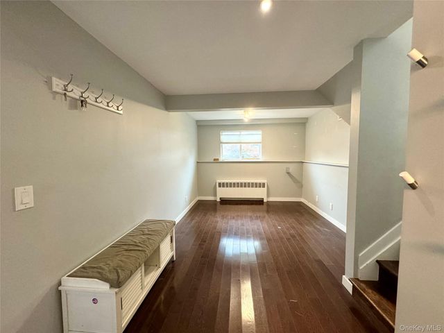 68 Jamaica Avenue, Plainview, NY 11803