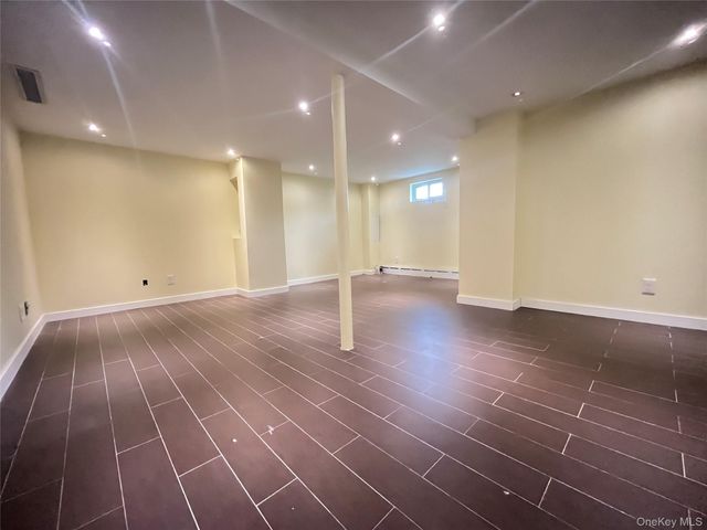 68 Jamaica Avenue, Plainview, NY 11803