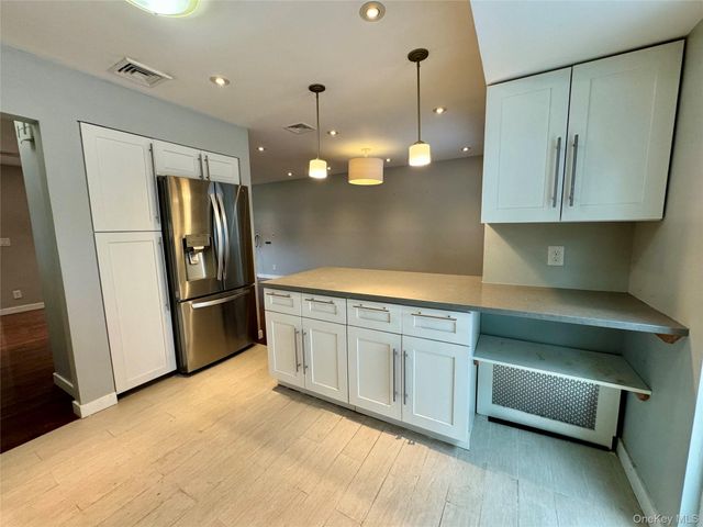 68 Jamaica Avenue, Plainview, NY 11803