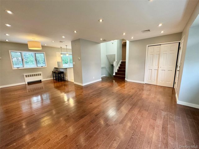 68 Jamaica Avenue, Plainview, NY 11803
