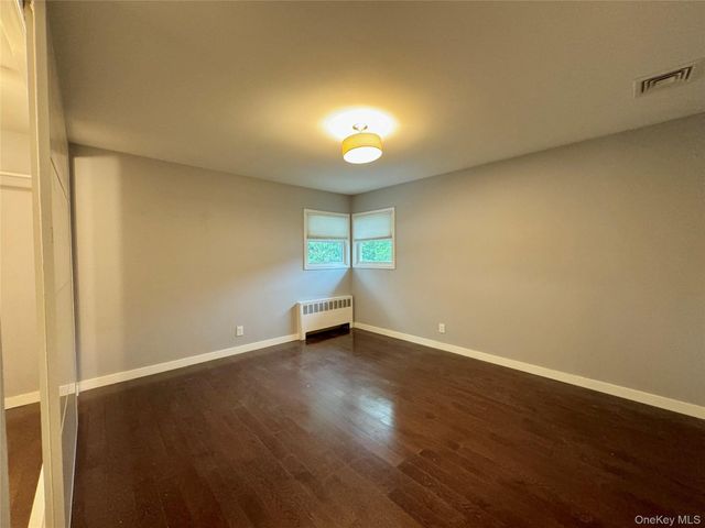 68 Jamaica Avenue, Plainview, NY 11803