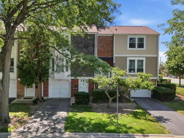1996 Holbrook Lane, Hoffman Estates, IL 60194