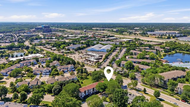 1996 Holbrook Lane, Hoffman Estates, IL 60194
