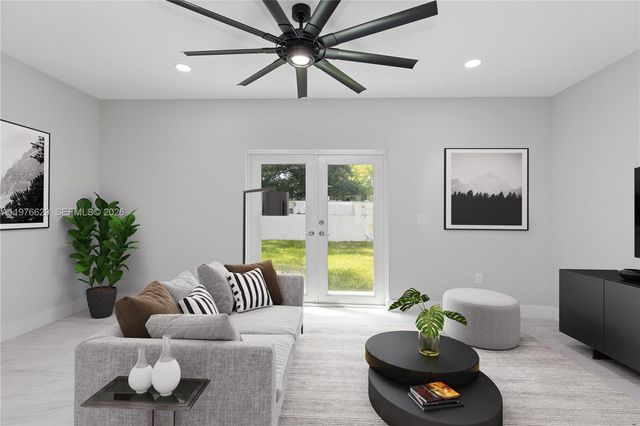 2742 NW 48th St 2738, Miami, FL 33142