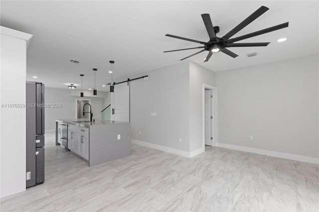 2742 NW 48th St 2738, Miami, FL 33142