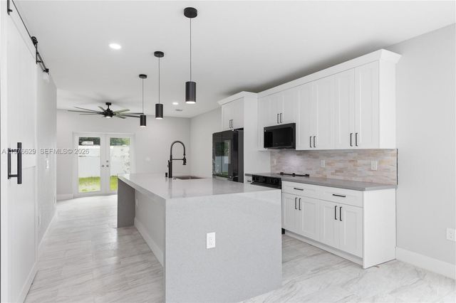 2742 NW 48th St 2738, Miami, FL 33142