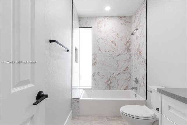 2742 NW 48th St 2738, Miami, FL 33142