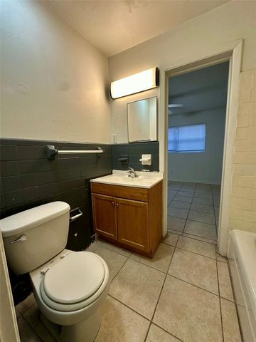 1916 NE 21ST PLACE, Gainesville, FL 32609