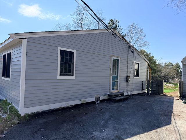 20 Nicholas Ave, Plymouth, MA 02360