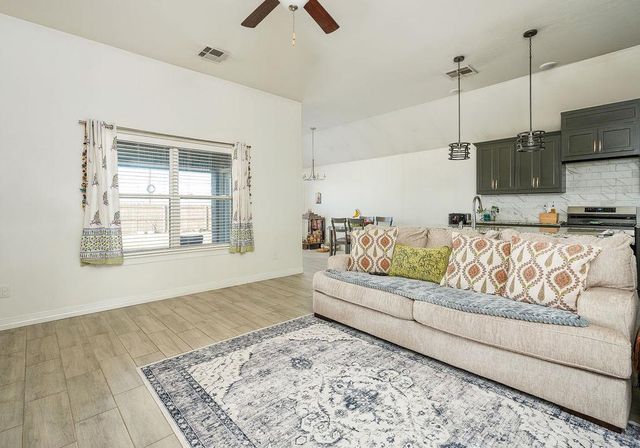 9501 NW 93rd Street, Yukon, OK 73099