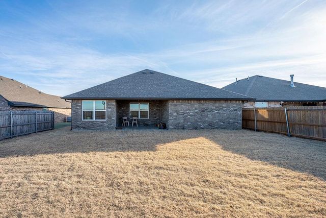 9501 NW 93rd Street, Yukon, OK 73099