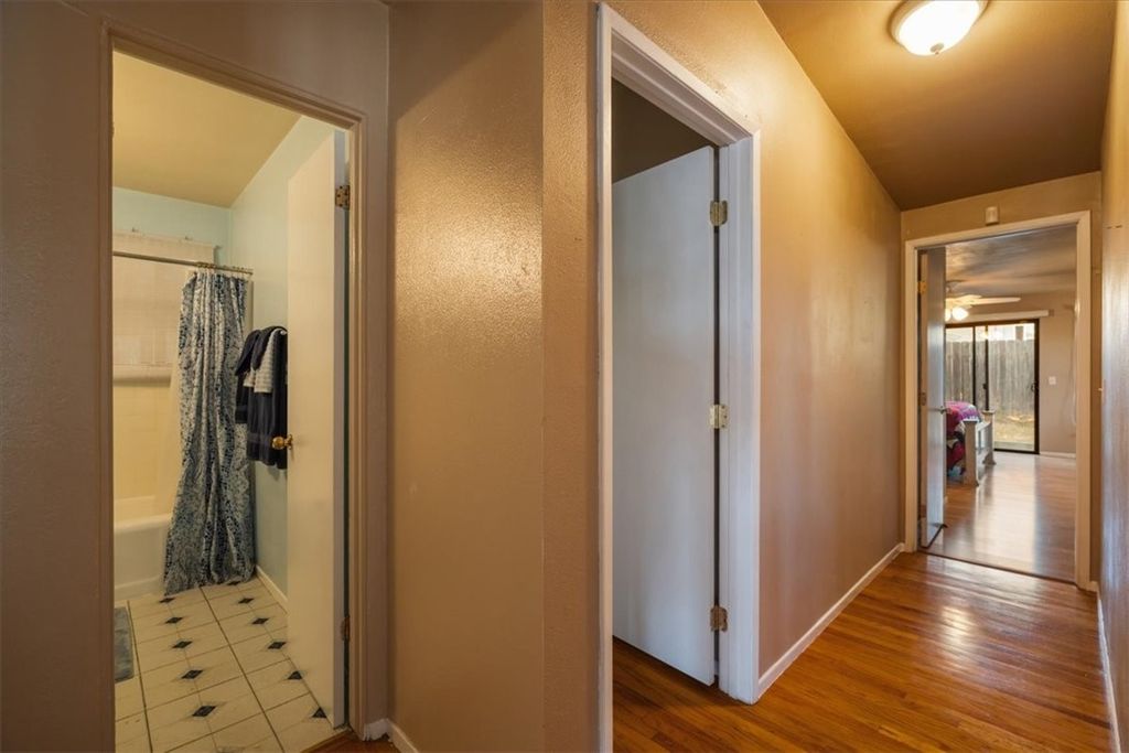 Image 12 of property listing at 3139 Winlow Street, San Diego, CA 92105