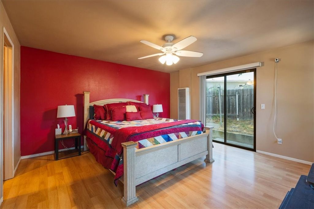 Image 13 of property listing at 3139 Winlow Street, San Diego, CA 92105