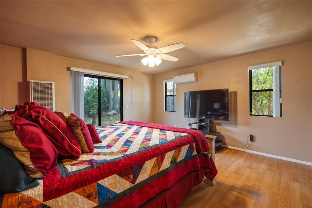 Image 14 of property listing at 3139 Winlow Street, San Diego, CA 92105