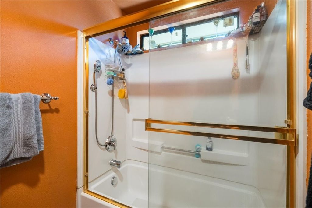 Image 16 of property listing at 3139 Winlow Street, San Diego, CA 92105
