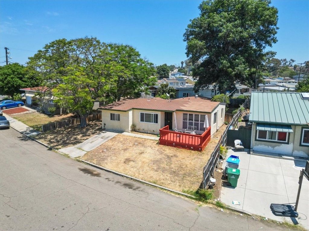 Image 4 of property listing at 3139 Winlow Street, San Diego, CA 92105