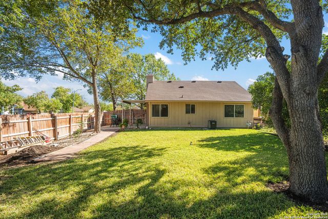 8423 CLEAR MDWS, Converse, TX 78109