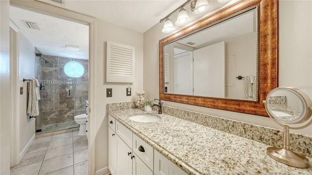 1350 SIESTA BAYSIDE DRIVE 1350B, Sarasota, FL 34242