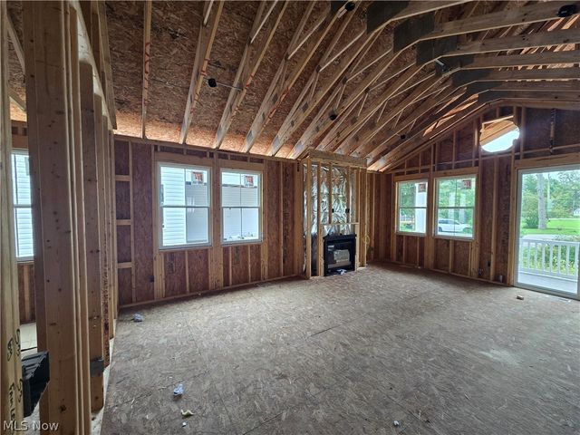 318 Delta Way, Elyria, OH 44035