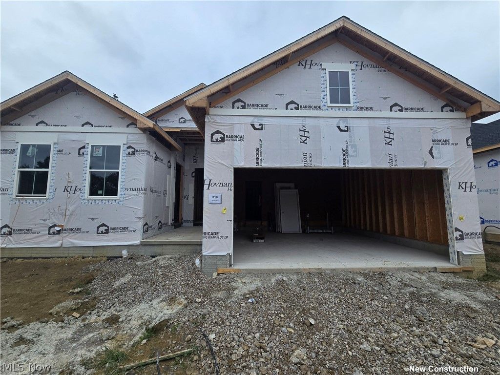 318 Delta Way, Elyria, OH 44035