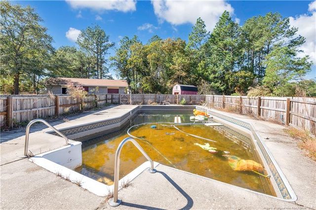 2333 Lake Upchurch Drive, Parkton, NC 28371