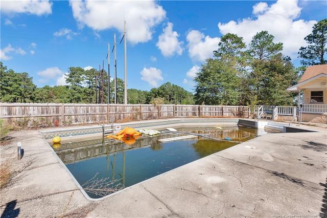 2333 Lake Upchurch Drive, Parkton, NC 28371