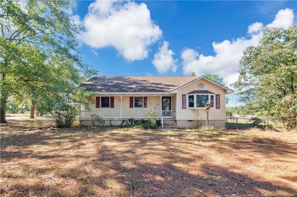 2333 Lake Upchurch Drive, Parkton, NC 28371