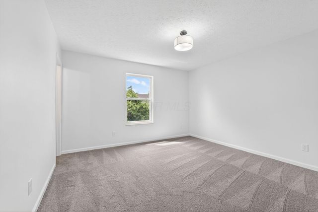 367 Effington Lane, Columbus, OH 43207