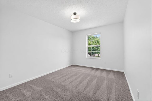 367 Effington Lane, Columbus, OH 43207