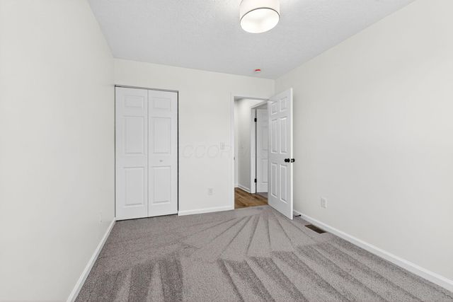 367 Effington Lane, Columbus, OH 43207