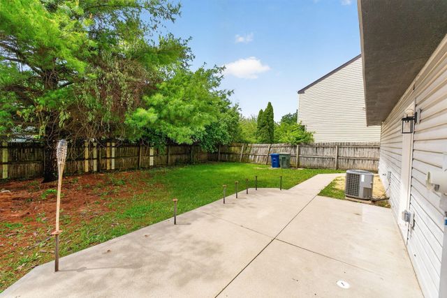 367 Effington Lane, Columbus, OH 43207
