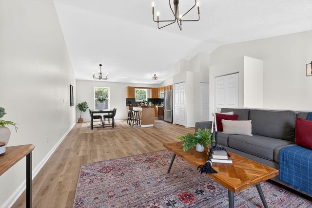 367 Effington Lane, Columbus, OH 43207