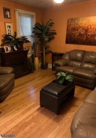 637 Court St, Elizabeth City, NJ 07206