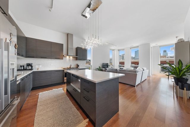 122 S Aberdeen Street 5N, Chicago, IL 60607