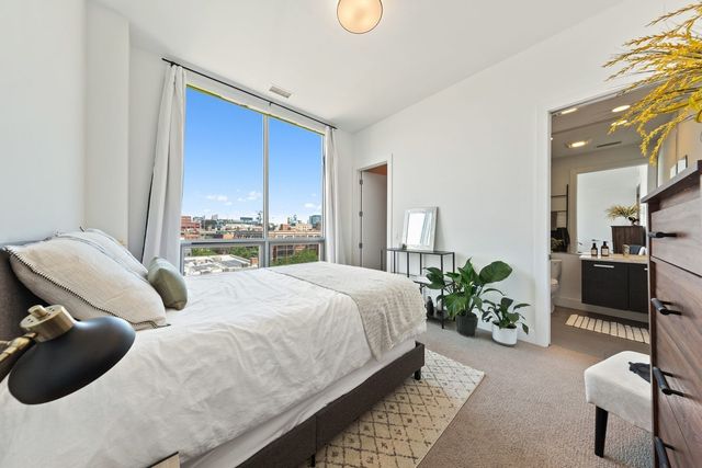 122 S Aberdeen Street 5N, Chicago, IL 60607