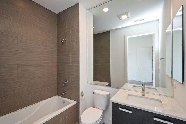 122 S Aberdeen Street 5N, Chicago, IL 60607