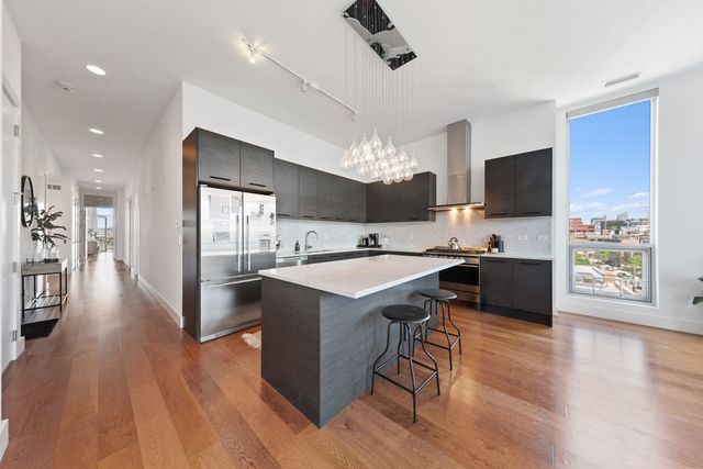 122 S Aberdeen Street 5N, Chicago, IL 60607