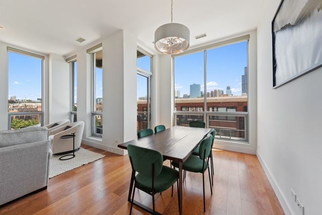 122 S Aberdeen Street 5N, Chicago, IL 60607