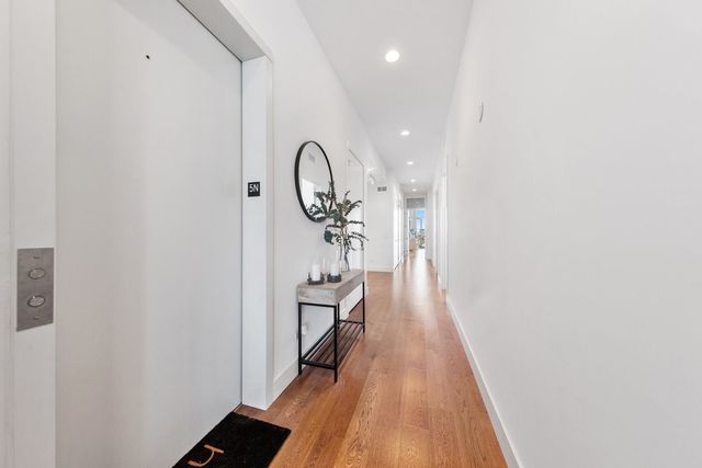 122 S Aberdeen Street 5N, Chicago, IL 60607