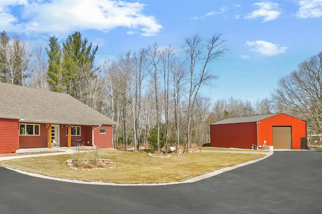 6762 Pierce Road, Paradise Twp, MI 49649