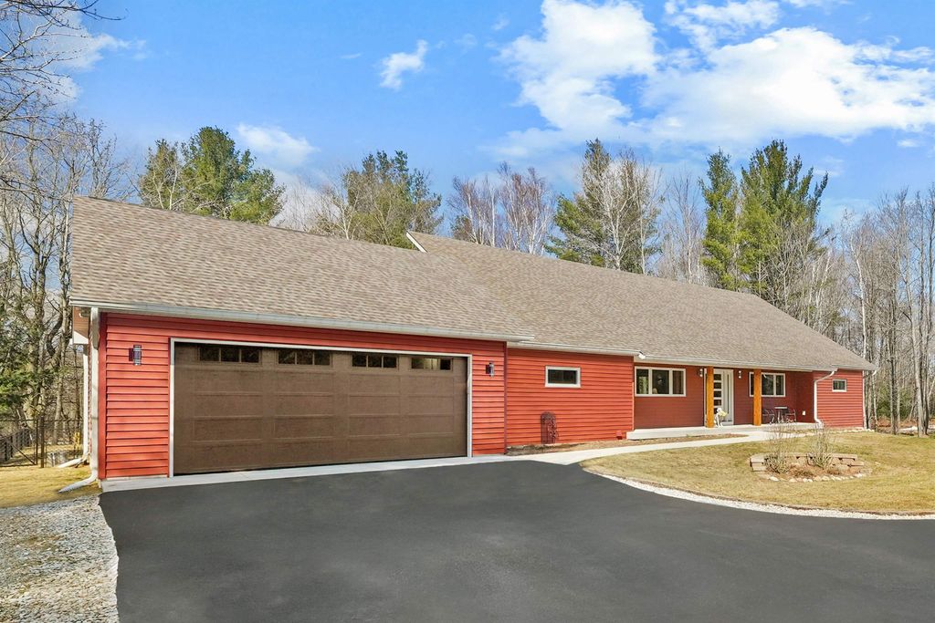 6762 Pierce Road, Paradise Twp, MI 49649