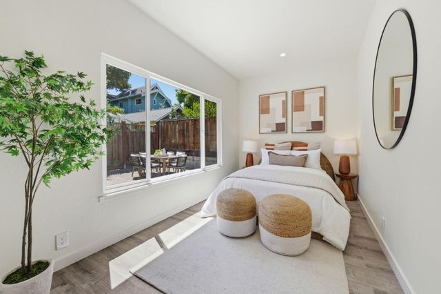 150 Middlefield Road, Palo Alto, CA 94301