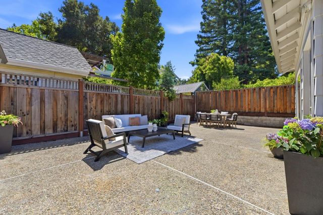 150 Middlefield Road, Palo Alto, CA 94301