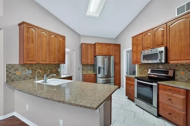 112 MADRONA DRIVE, Eustis, FL 32726